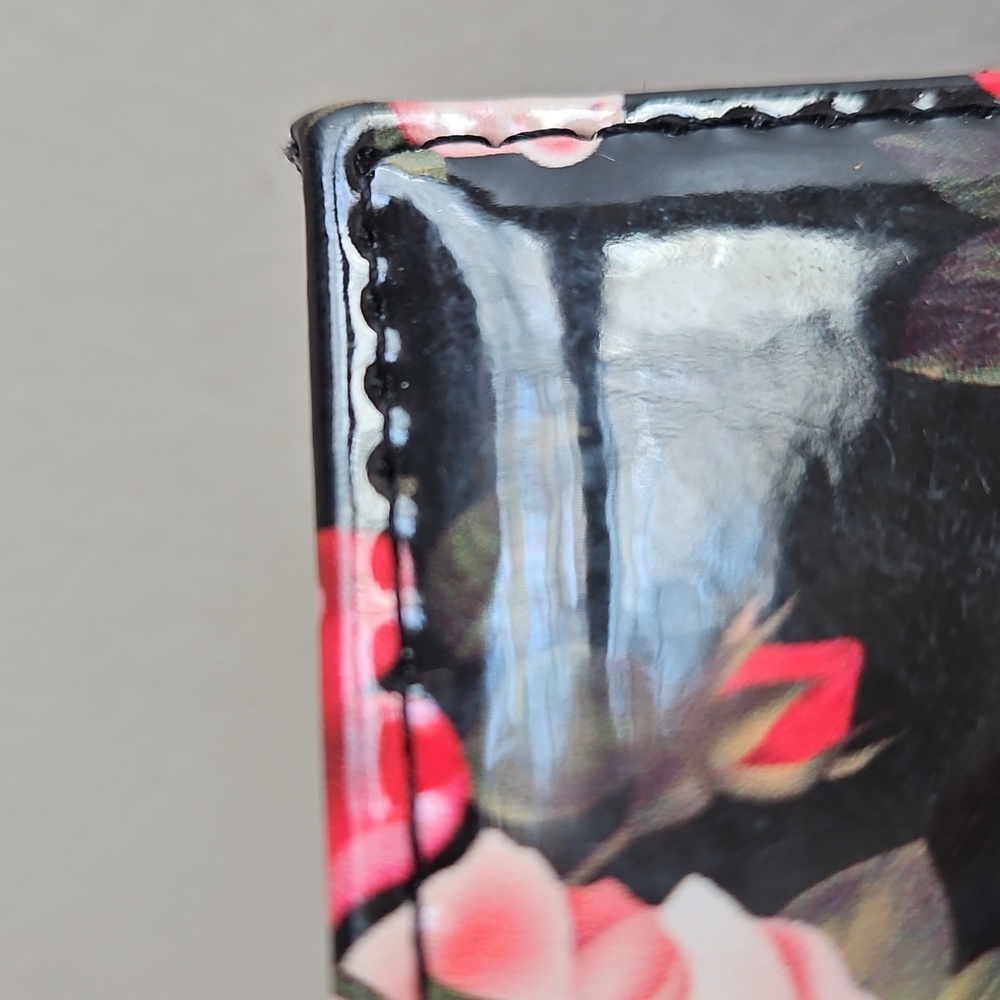 Safe Keeper Floral Black Wallet - Picture 11 of 11